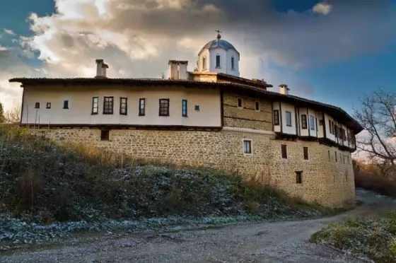 Двудневна екскурзия до Къпиновски манастир, Велико Търнов...