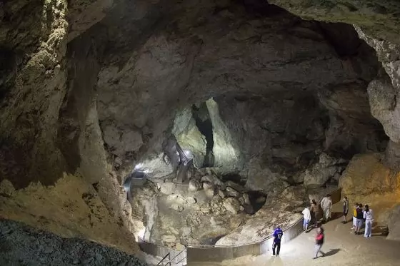 Екскурзия до Дяволското гърло и Ягодинската пещера